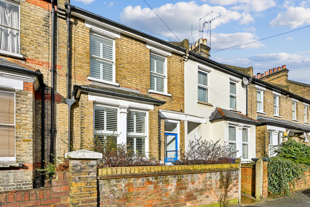 2 bed terraced house for sale in Endsleigh Road, Ealing  - Property Image 1