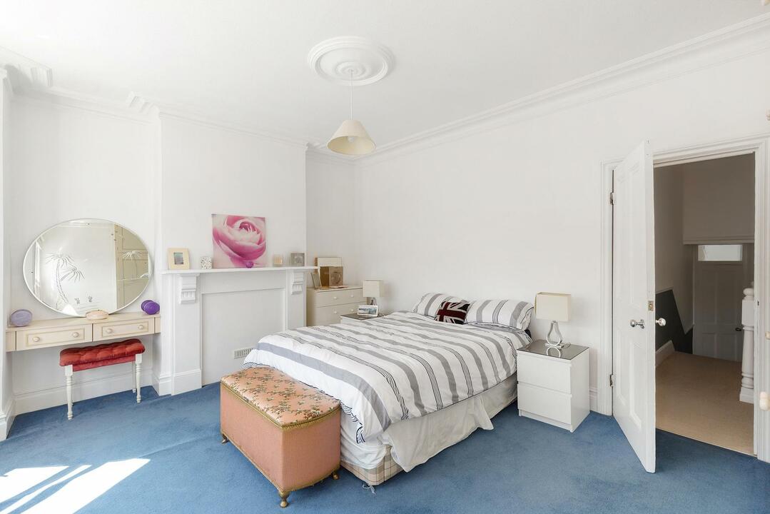 3 bed terraced house for sale in Wilton Avenue, Chiswick  - Property Image 15