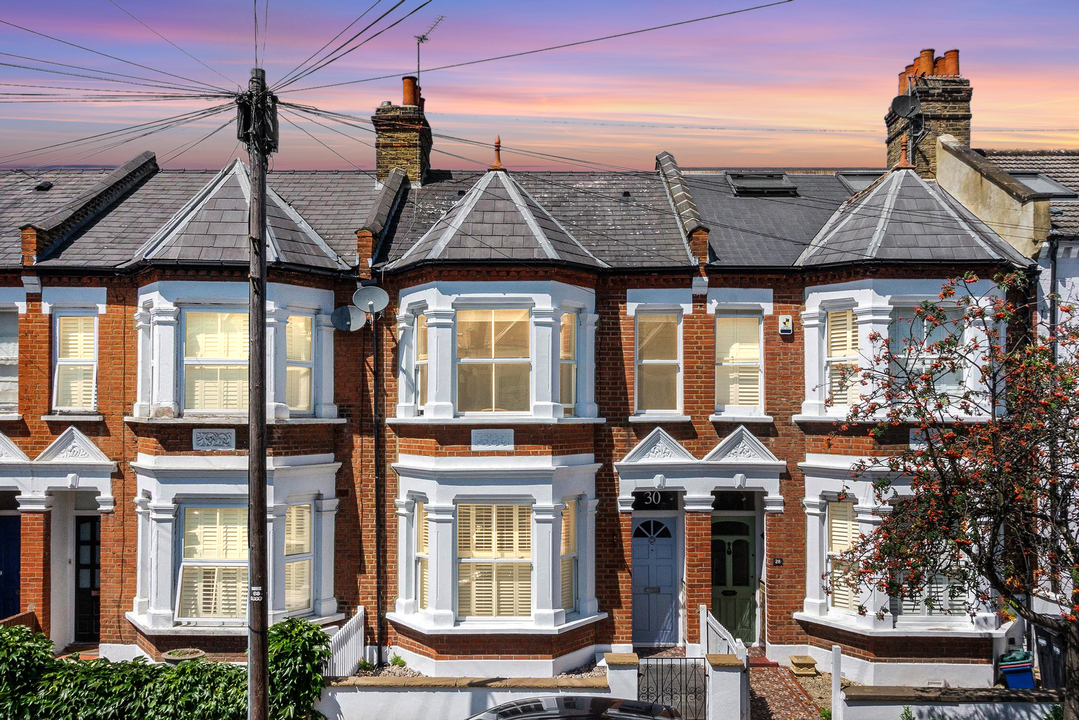 3 bed terraced house for sale in Wilton Avenue, Chiswick  - Property Image 9