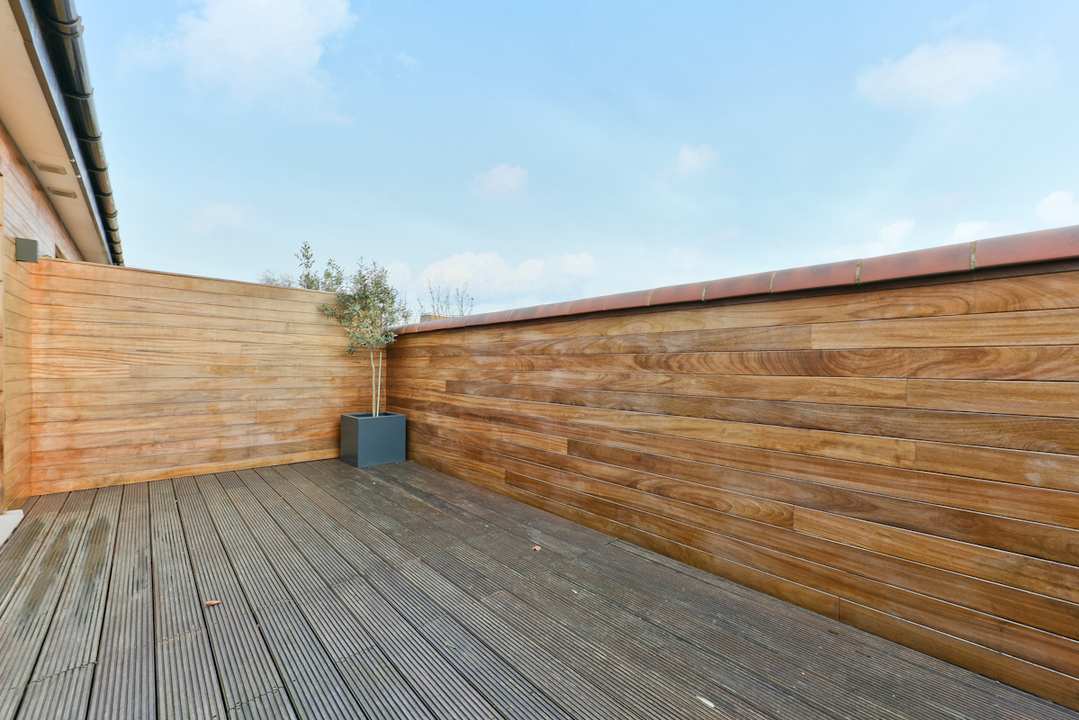 2 bed apartment to rent in Elm Avenue, London 4