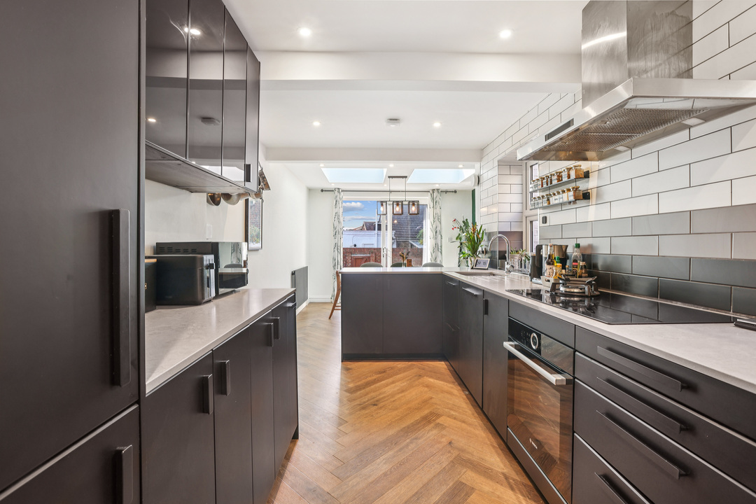 3 bed house for sale in Alexandria Road, London  - Property Image 3