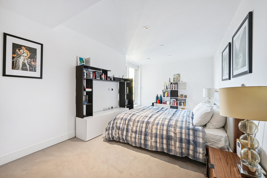 3 bed apartment for sale in Dickens Yard, Ealing  - Property Image 10