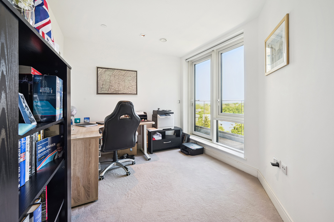 3 bed apartment for sale in Dickens Yard, Ealing  - Property Image 13