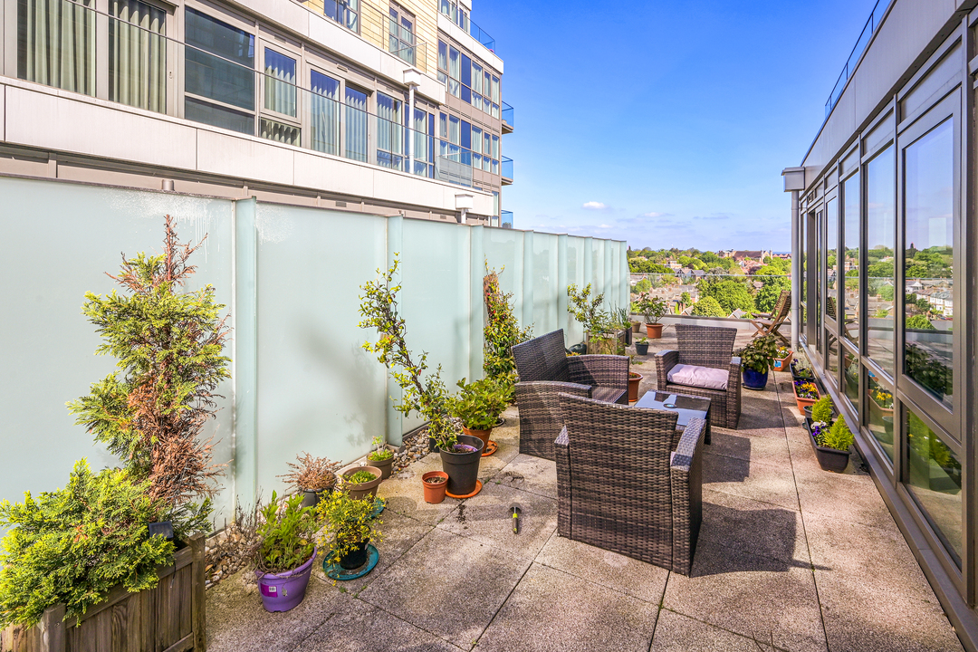 3 bed apartment for sale in Dickens Yard, Ealing  - Property Image 16