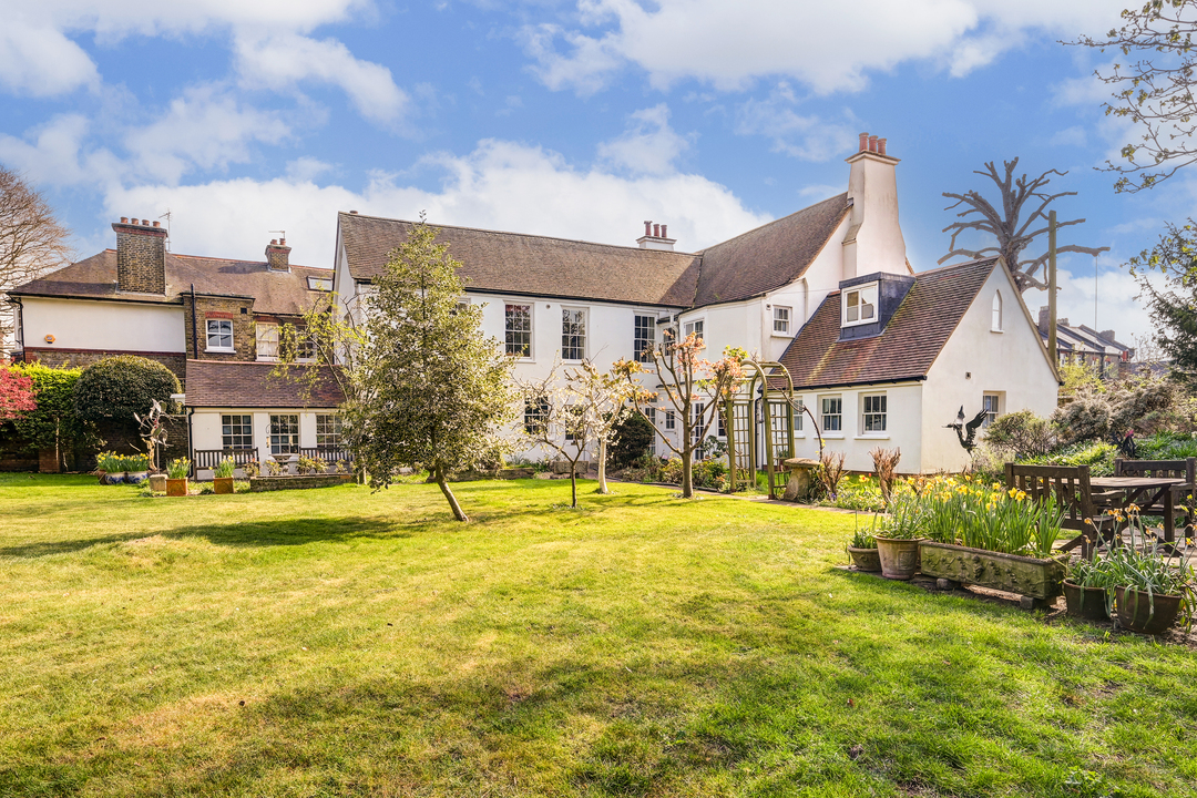 5 bed detached house for sale in Upper Butts, Brentford  - Property Image 2