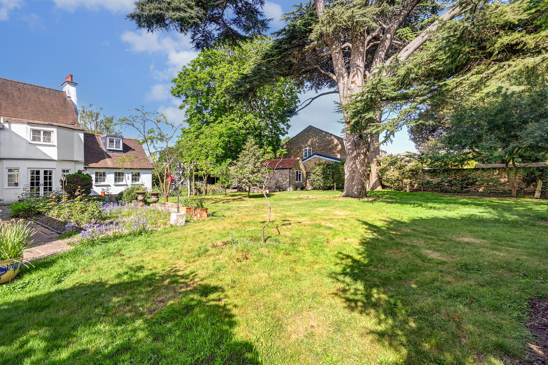 5 bed detached house for sale in The Cedars, The Butts, Upper Butts, Brentford, TW8 31