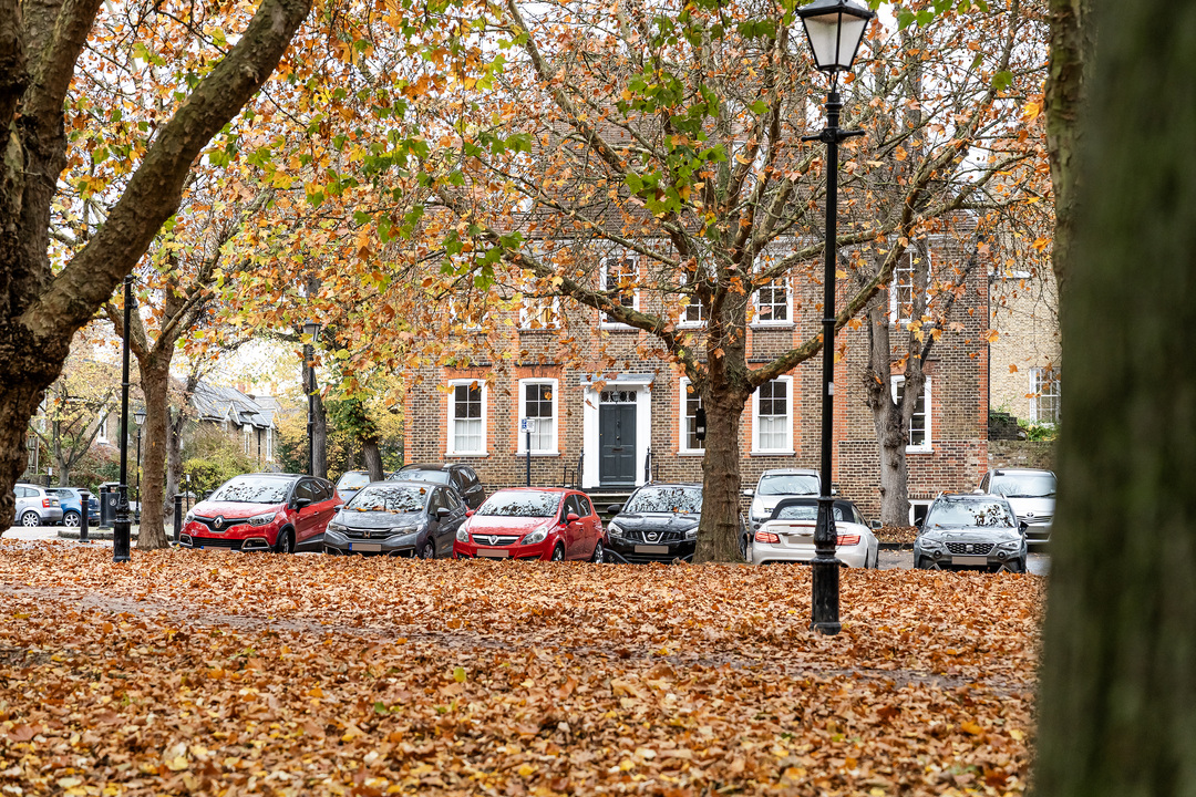 5 bed detached house for sale in The Cedars, The Butts, Upper Butts, Brentford, TW8  - Property Image 36