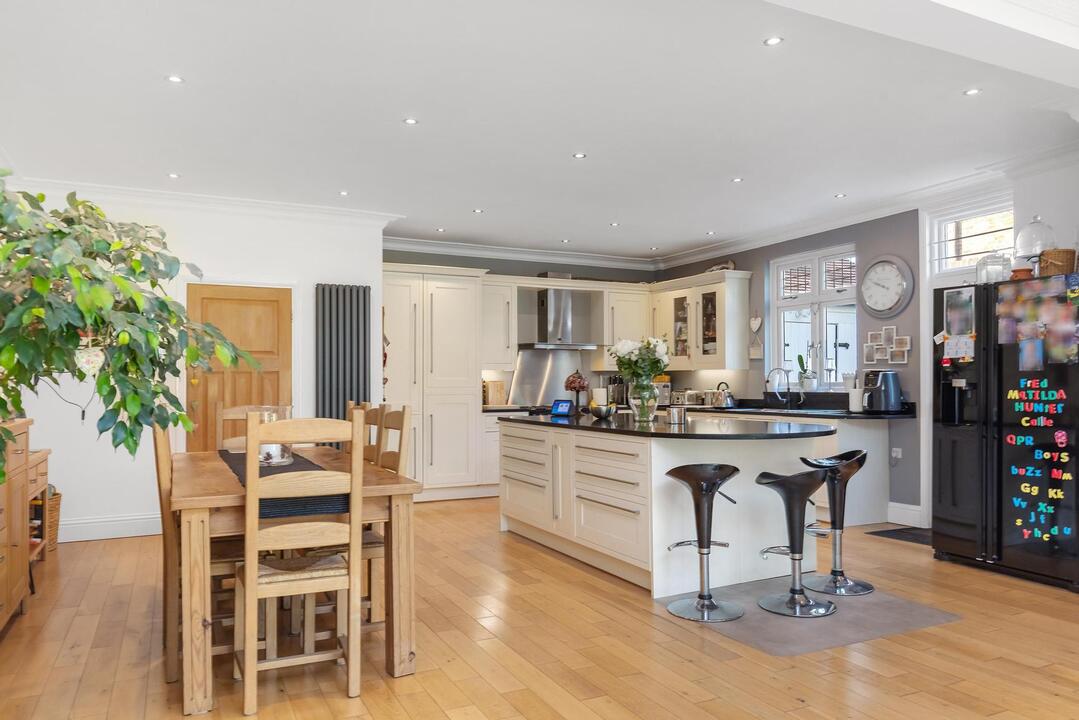 5 bed semi-detached house for sale in Elm Grove Road, Ealing 10