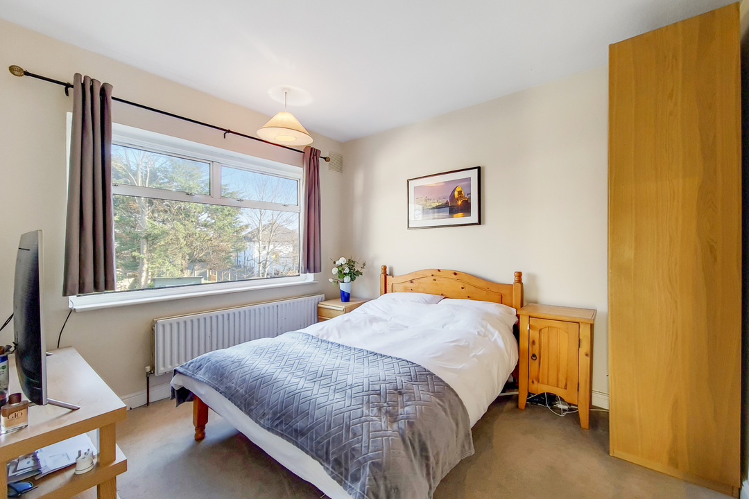 2 bed apartment for sale in Cavendish Avenue, London  - Property Image 4