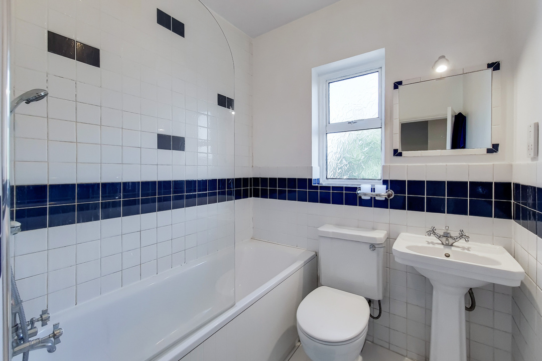 2 bed apartment for sale in Cavendish Avenue, London  - Property Image 12