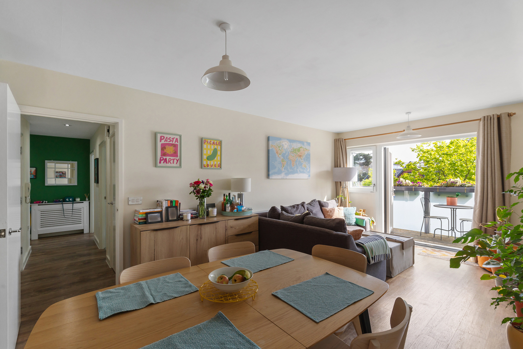 2 bed apartment for sale in Drayton Green, London  - Property Image 7