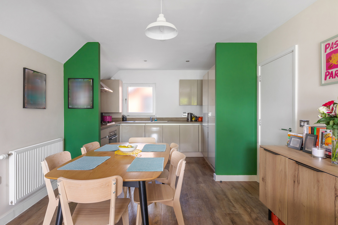2 bed apartment for sale in Drayton Green, London 14