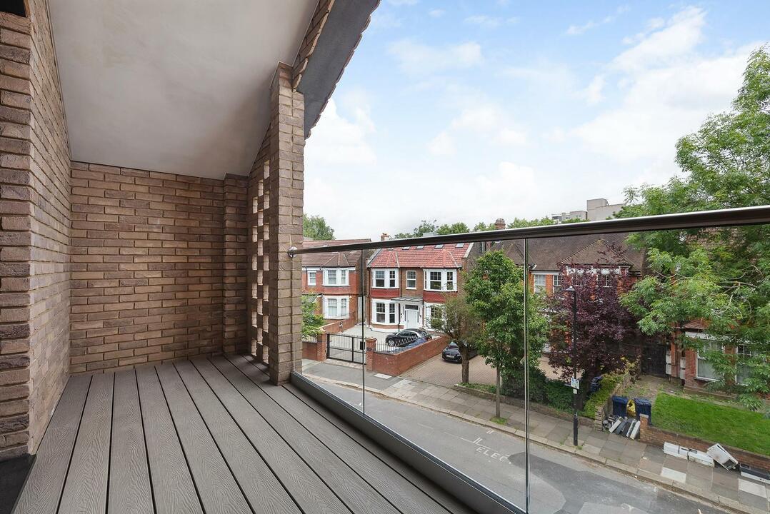 2 bed apartment for sale in Inglis Road, Ealing  - Property Image 6