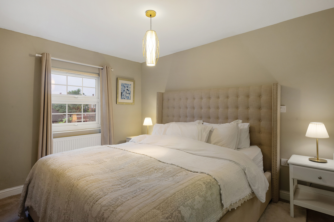 2 bed terraced house for sale in St. Marys Square, Ealing  - Property Image 9