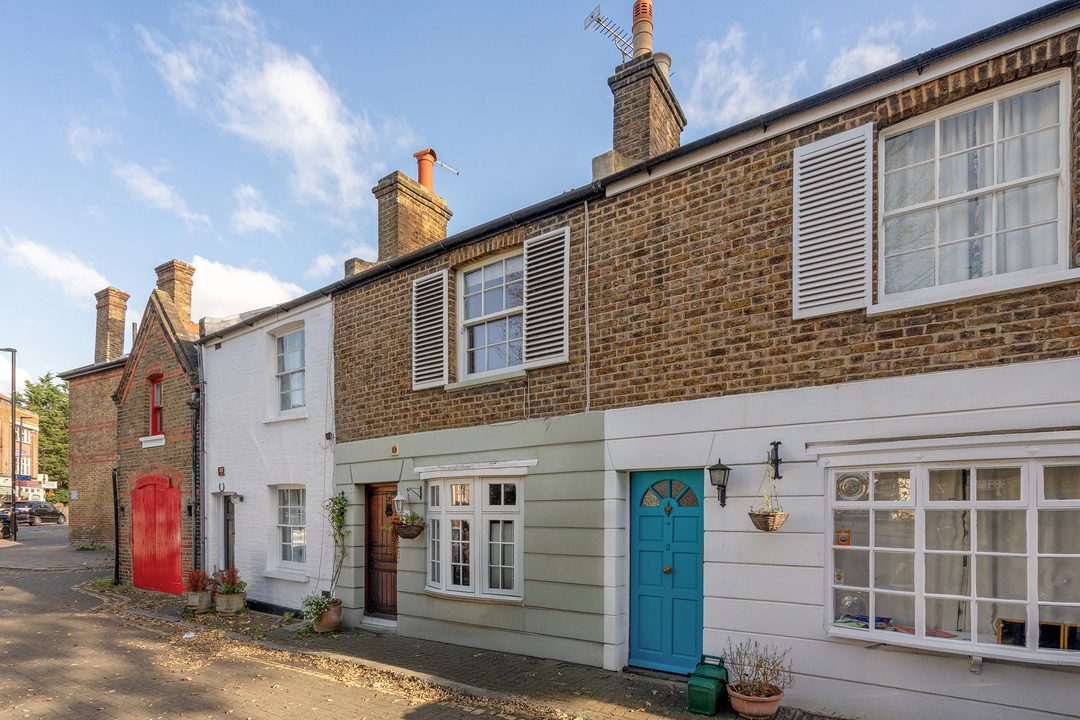 2 bed terraced house for sale in St. Marys Square, Ealing  - Property Image 10