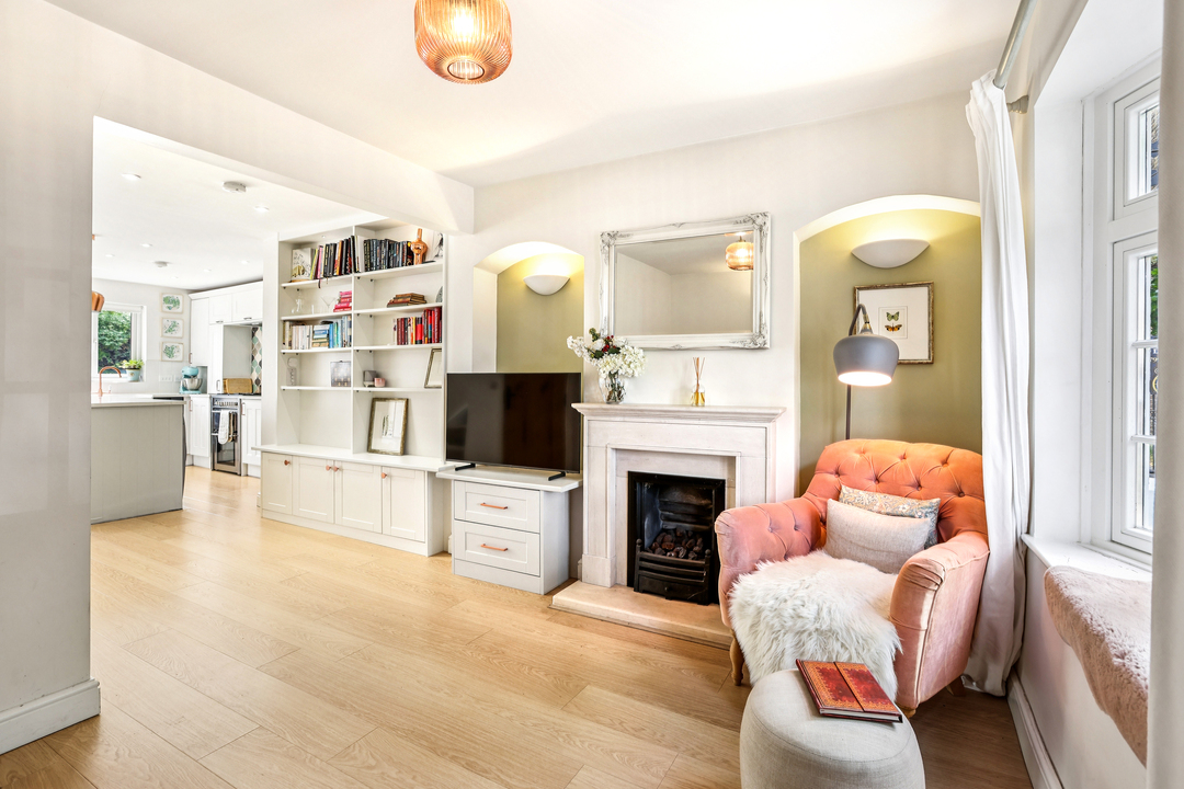 2 bed terraced house for sale in St. Marys Square, Ealing  - Property Image 9