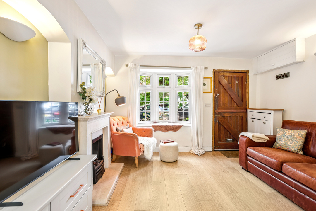 2 bed terraced house for sale in St. Marys Square, Ealing  - Property Image 4