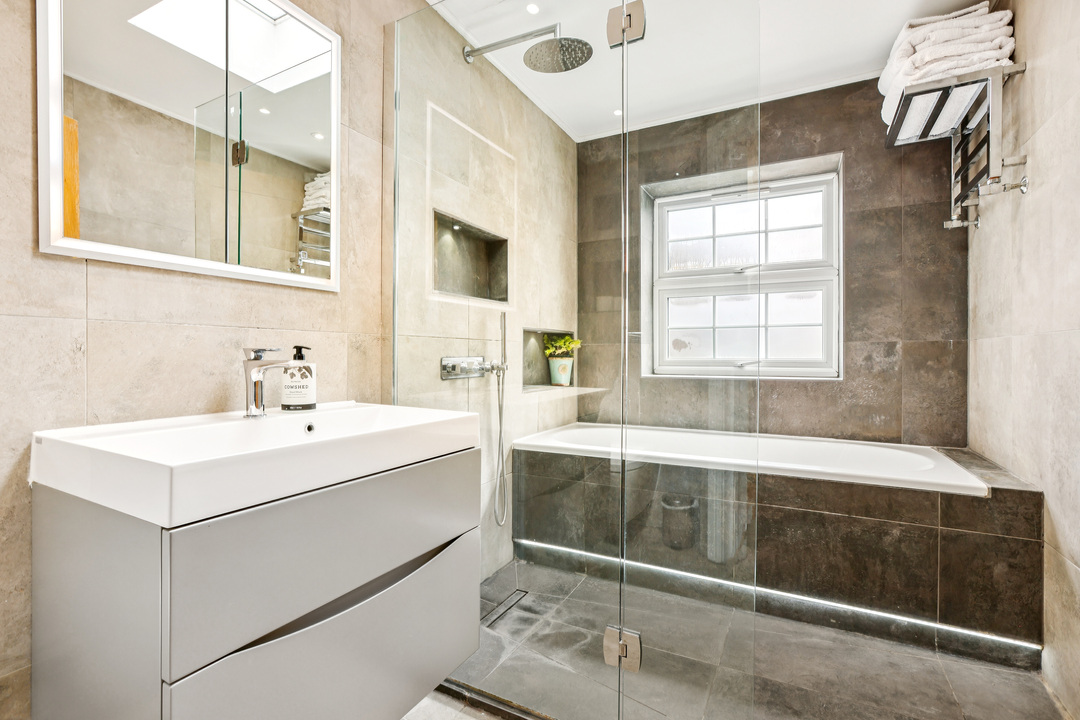 2 bed terraced house for sale in St. Marys Square, Ealing  - Property Image 12