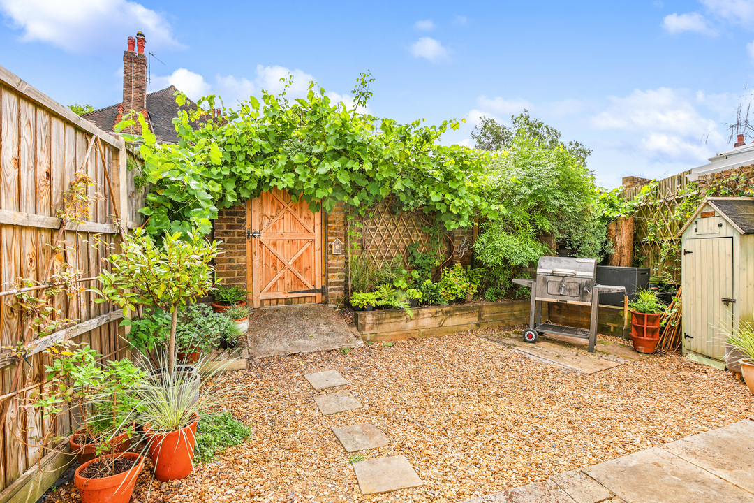 2 bed terraced house for sale in St. Marys Square, Ealing  - Property Image 5