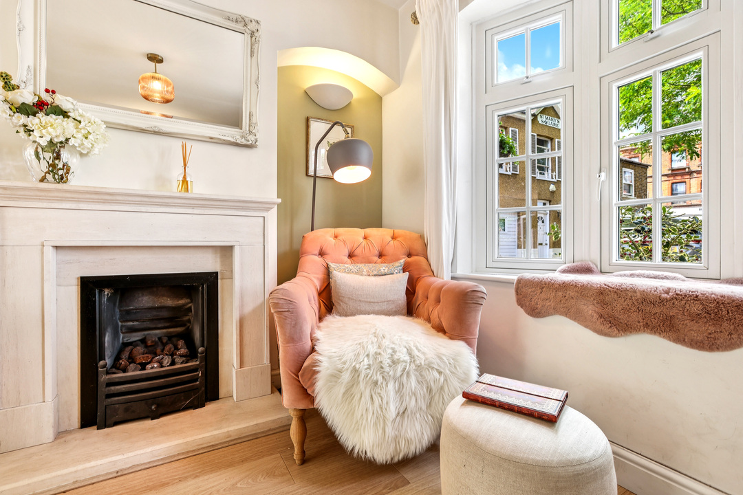 2 bed terraced house for sale in St. Marys Square, Ealing  - Property Image 17