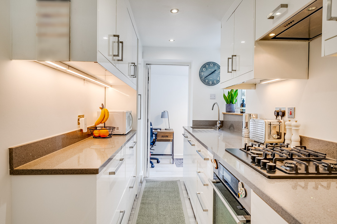 1 bed apartment for sale in Lothair Road, London 11