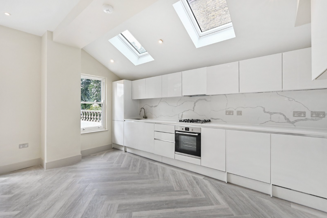 2 bed apartment for sale in Gunnersbury Avenue, Ealing 1