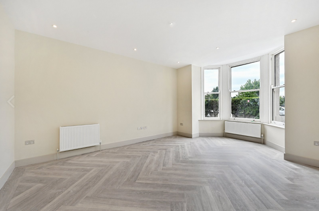 2 bed apartment for sale in Gunnersbury Avenue, Ealing 6