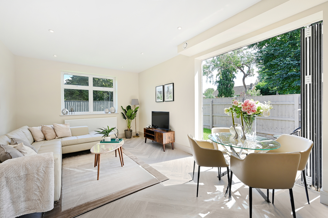 1 bed apartment for sale in 6 Gunnersbury Avenue, London - Property Image 1
