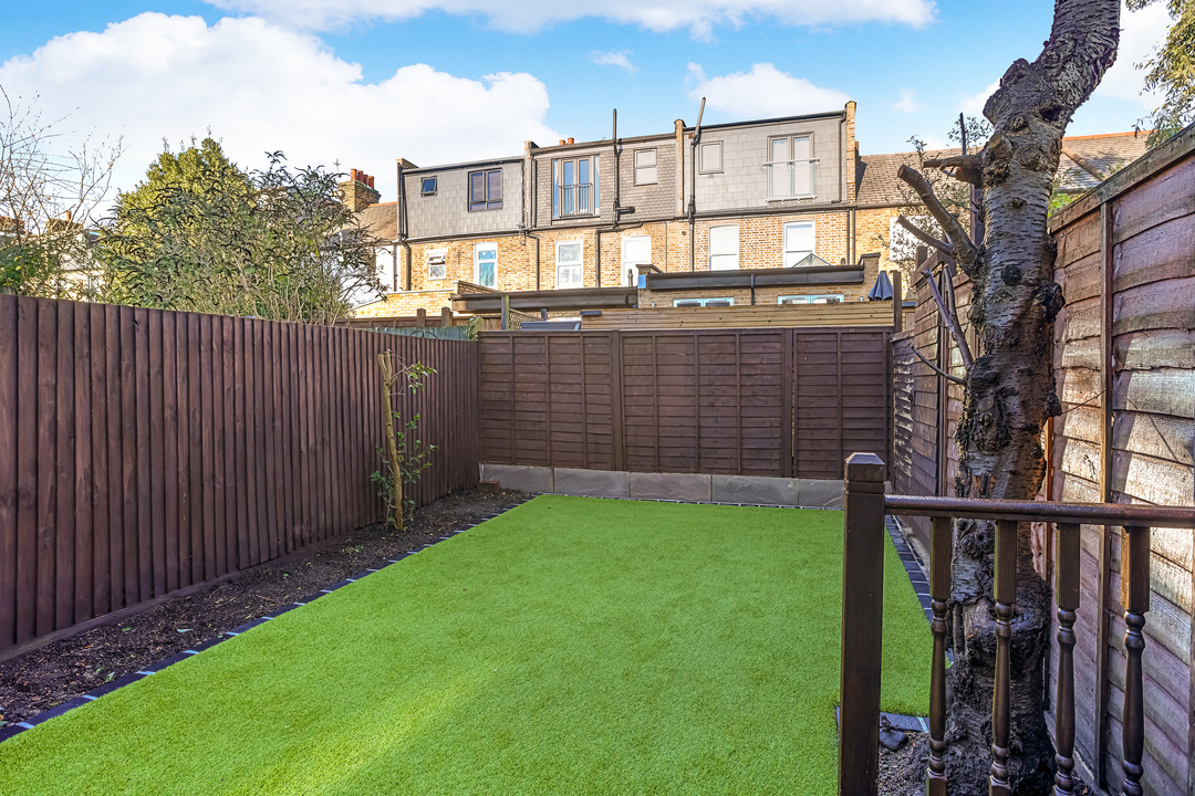 3 bed end of terrace house to rent in Northfield Road, Ealing, London, W13  - Property Image 4