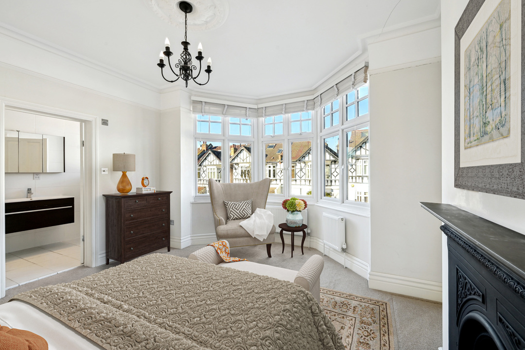 5 bed semi-detached house for sale in Rathgar Avenue, Ealing 9