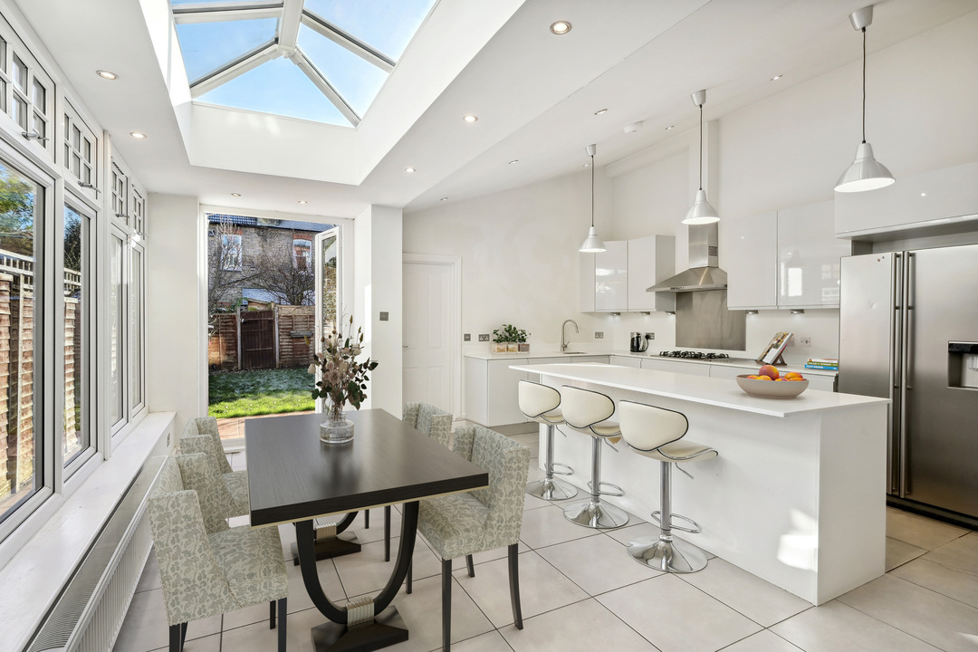 5 bed semi-detached house for sale in Rathgar Avenue, Ealing  - Property Image 3
