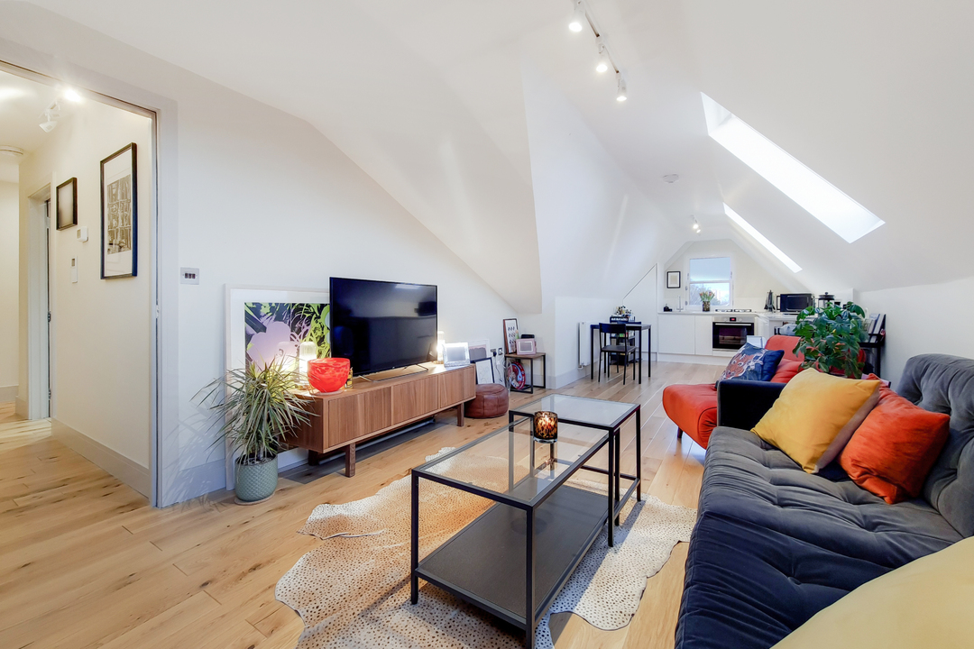 1 bed apartment to rent in Gunnersbury Avenue, London - Property Image 1