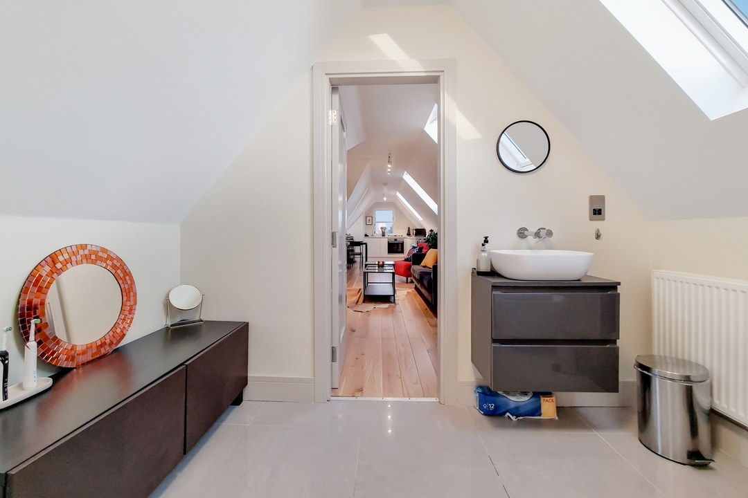 1 bed apartment to rent in Gunnersbury Avenue, London  - Property Image 9