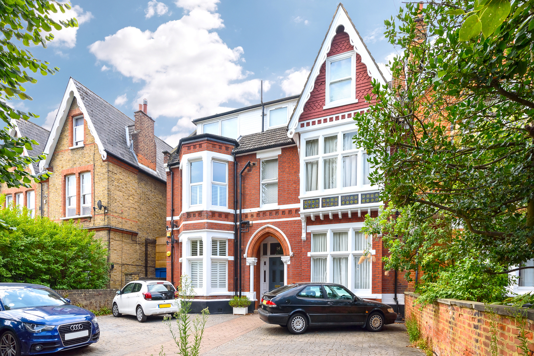 2 bed apartment for sale in Florence Road, London 3