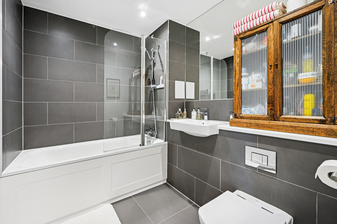 1 bed apartment for sale in Freedom House, Ealing, London, W13 14