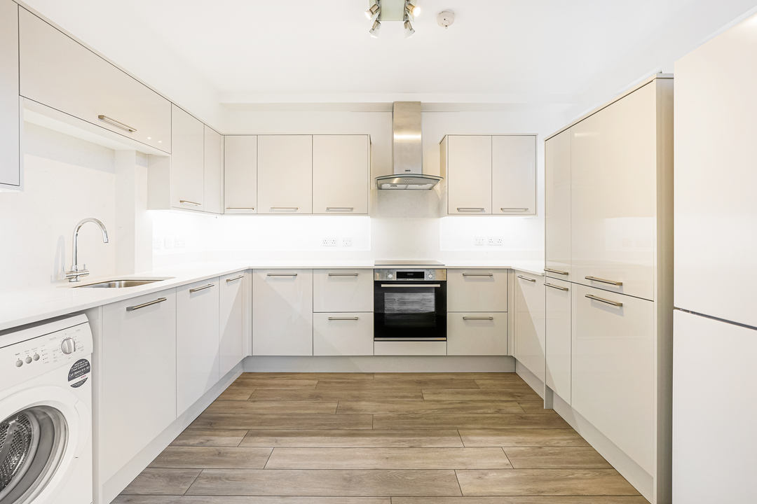 2 bed apartment for sale in Road, Ealing 1