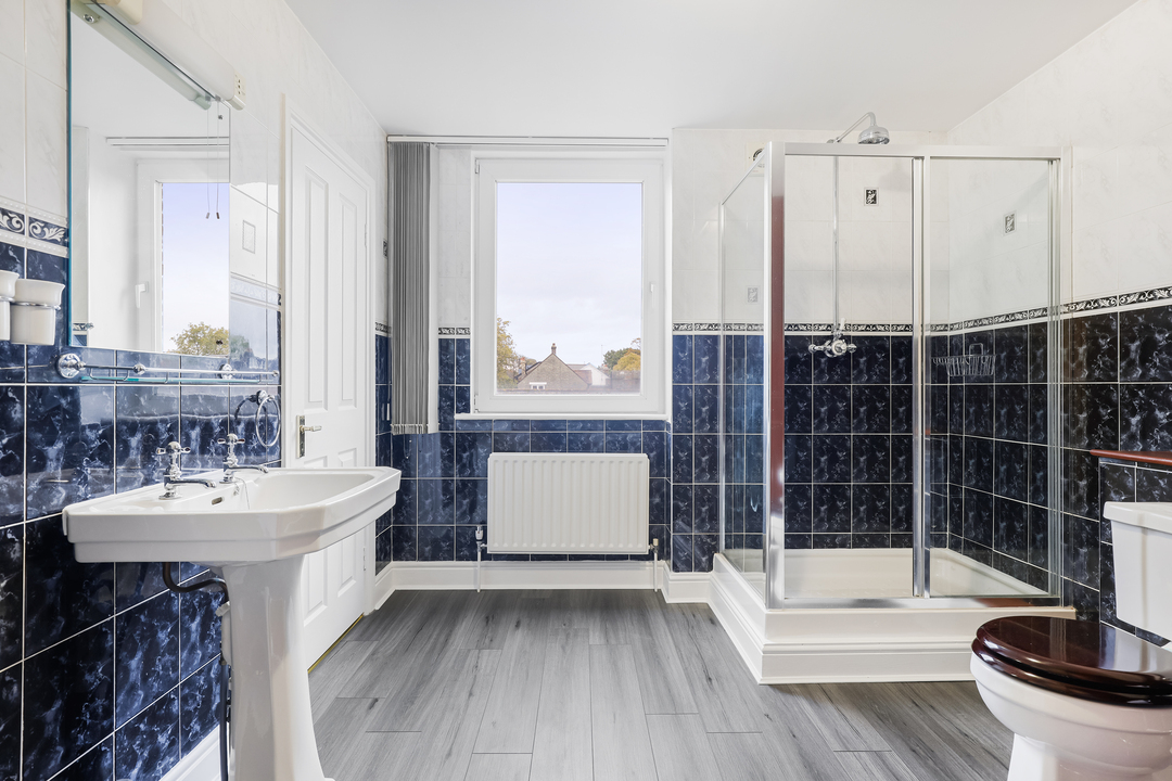 2 bed apartment for sale in Road, Ealing 19