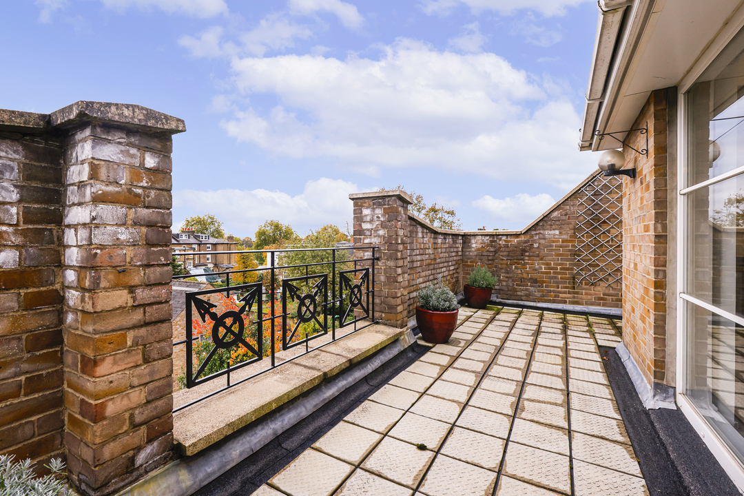 2 bed apartment for sale in Road, Ealing 10