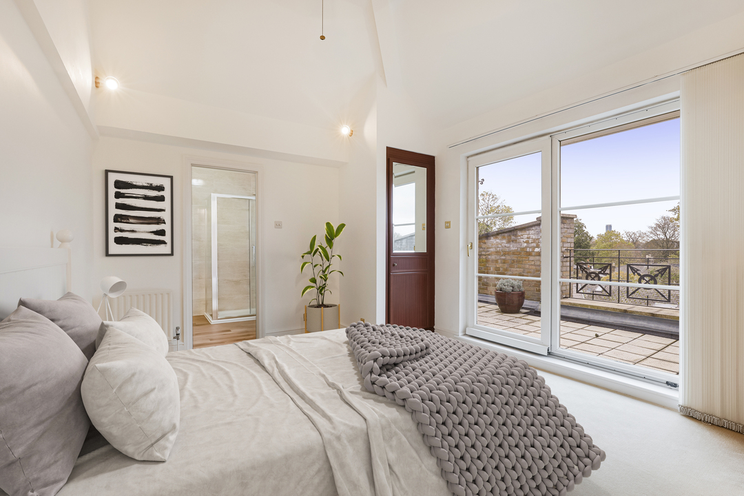 2 bed apartment for sale in Road, Ealing 3