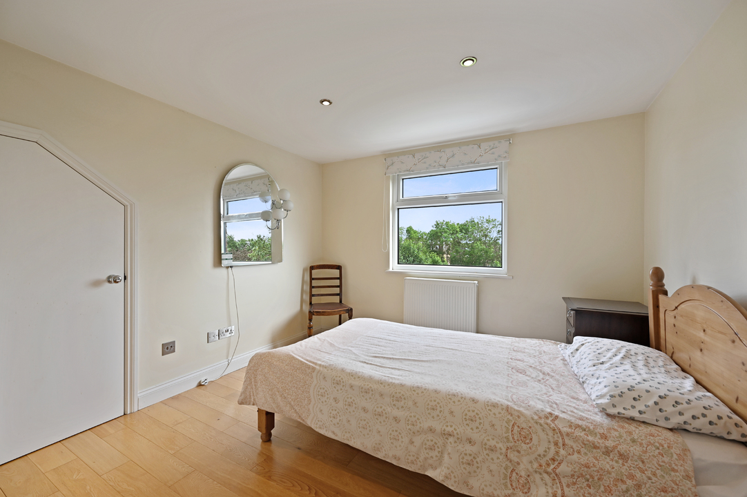 5 bed semi-detached house to rent in Ealing, London  - Property Image 12