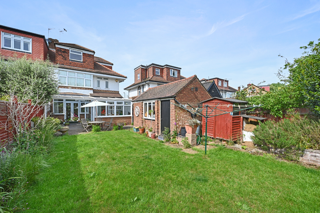5 bed semi-detached house to rent in Ealing, London  - Property Image 2