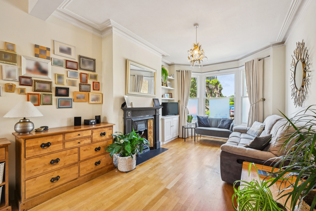 2 bed house to rent in Broomfield Road, Ealing, London, W13 1