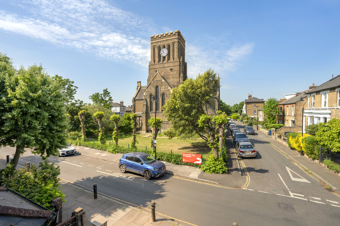 2 bed house to rent in Broomfield Road, Ealing, London, W13 6