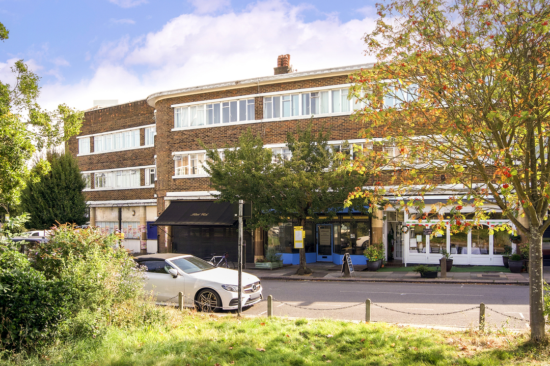 2 bed apartment for sale in Hanger Green, Ealing  - Property Image 12