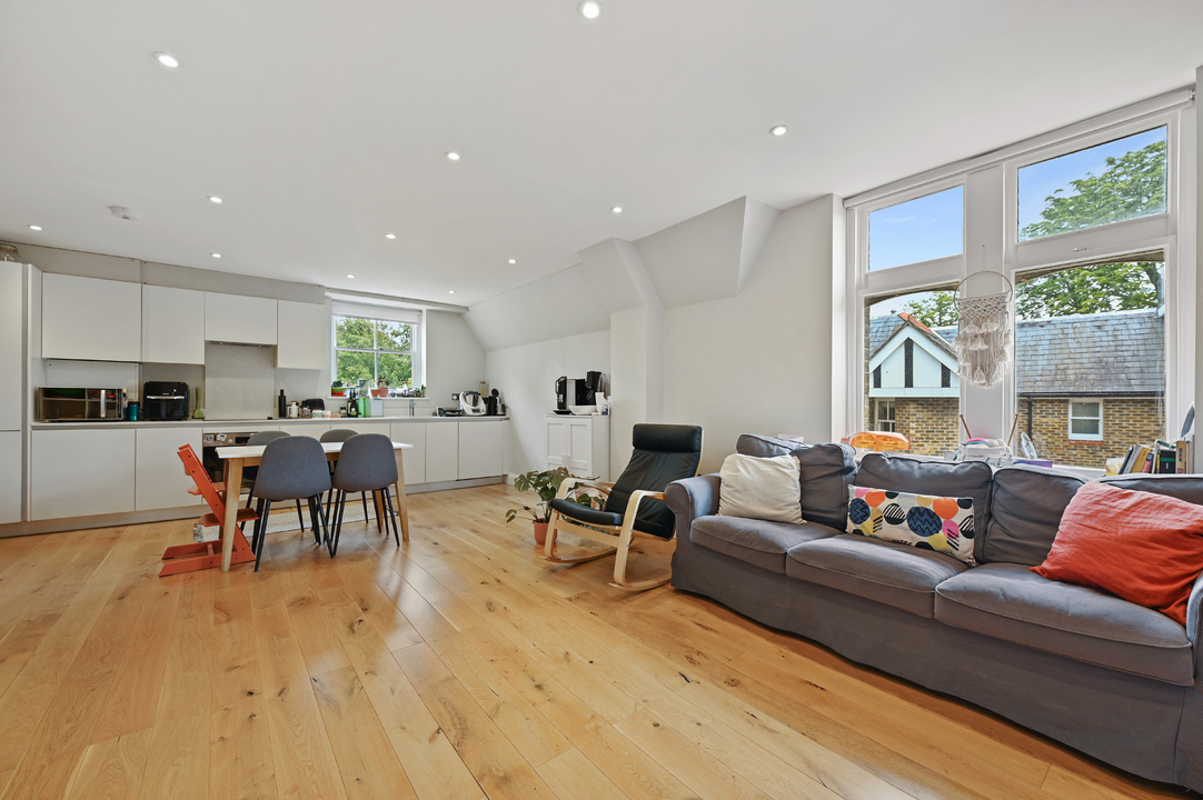 3 bed apartment to rent in North Common Road, Ealing  - Property Image 7