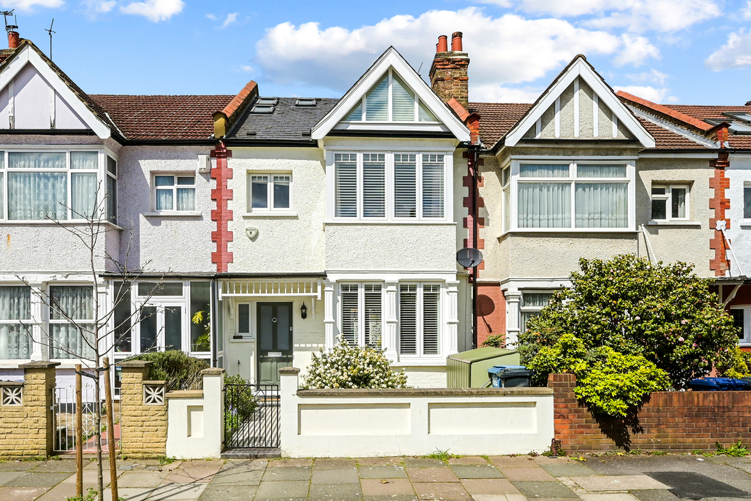 4 bed terraced house for sale in Mayfield Avenue, Ealing  - Property Image 3