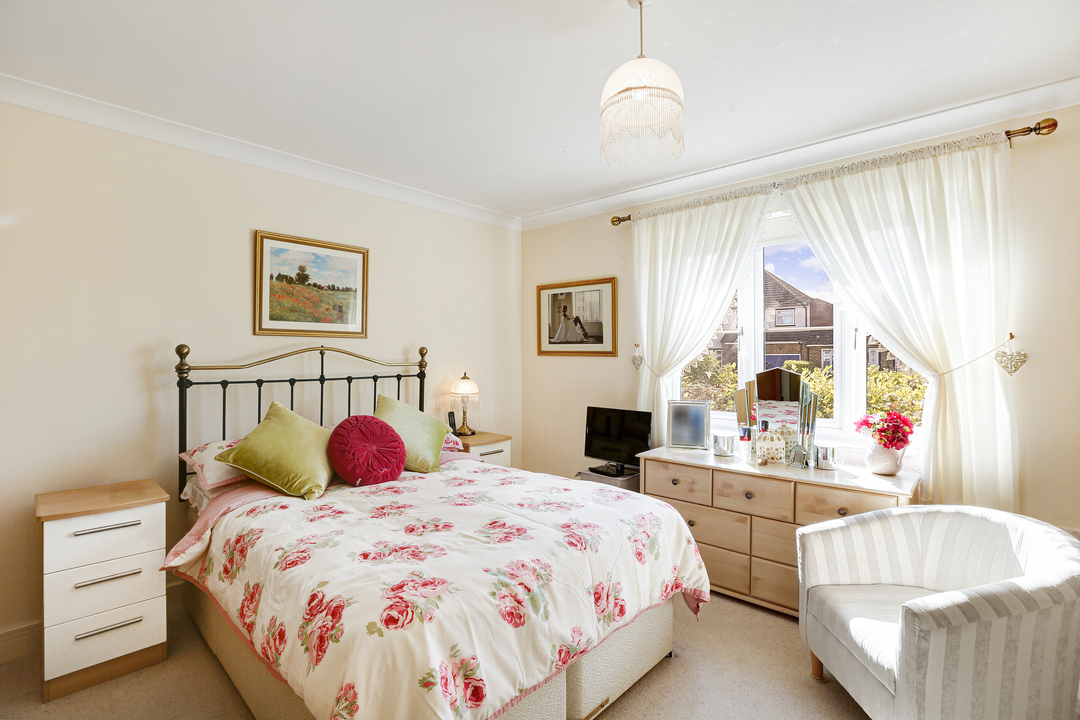 2 bed apartment for sale in Sunningdale Avenue, Ruislip  - Property Image 6