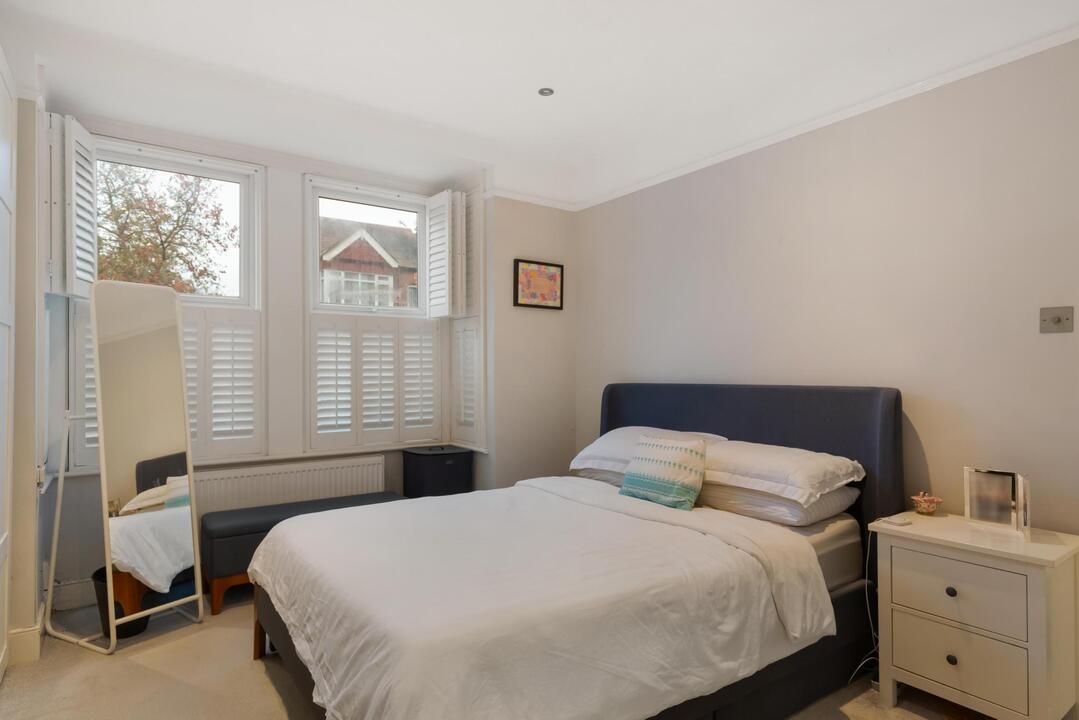 2 bed apartment for sale in Raymond Avenue, Ealing 13