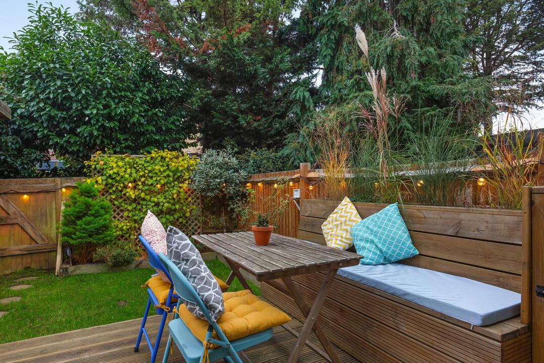 2 bed apartment for sale in Raymond Avenue, Ealing 10