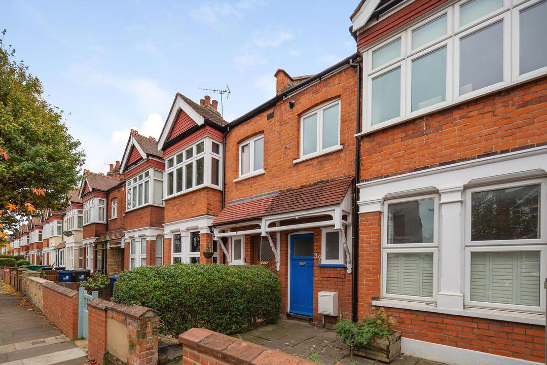 2 bed apartment for sale in Raymond Avenue, Ealing 5